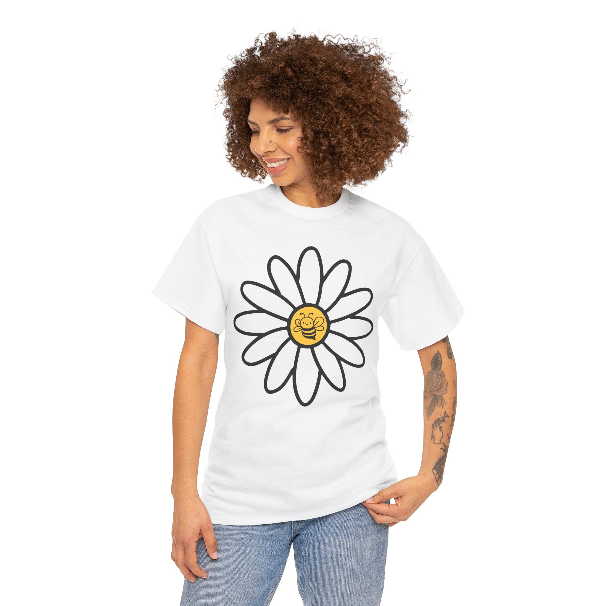 Cute Bee Daisy Flower T Shirt – Retro Smiling Flower Graphic Tee for Nature Lovers