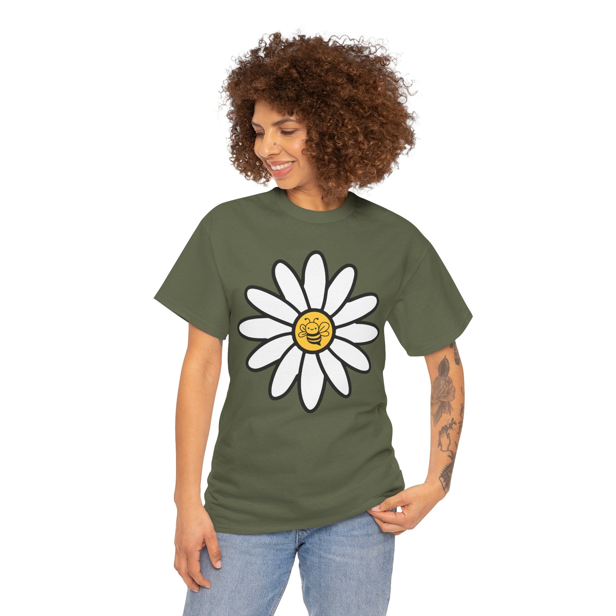 Cute Bee Daisy Flower T Shirt – Retro Smiling Flower Graphic Tee for Nature Lovers